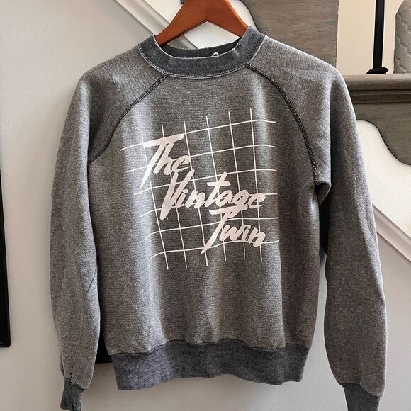 The Vintage Twin Gray Retro Graphic Sweatshirt sz M - Picture 1 of 5